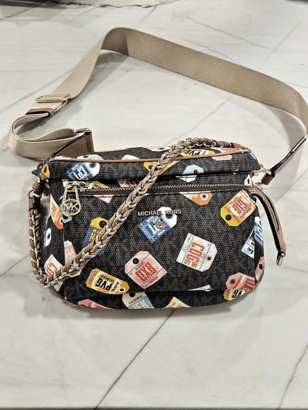 NWT Michael Kors Slater Medium Printed Logo Sling Pack Bag – Brown Multi Airport